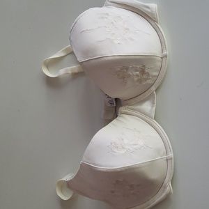 Vassarette Bra Style 75-226 Size 38C